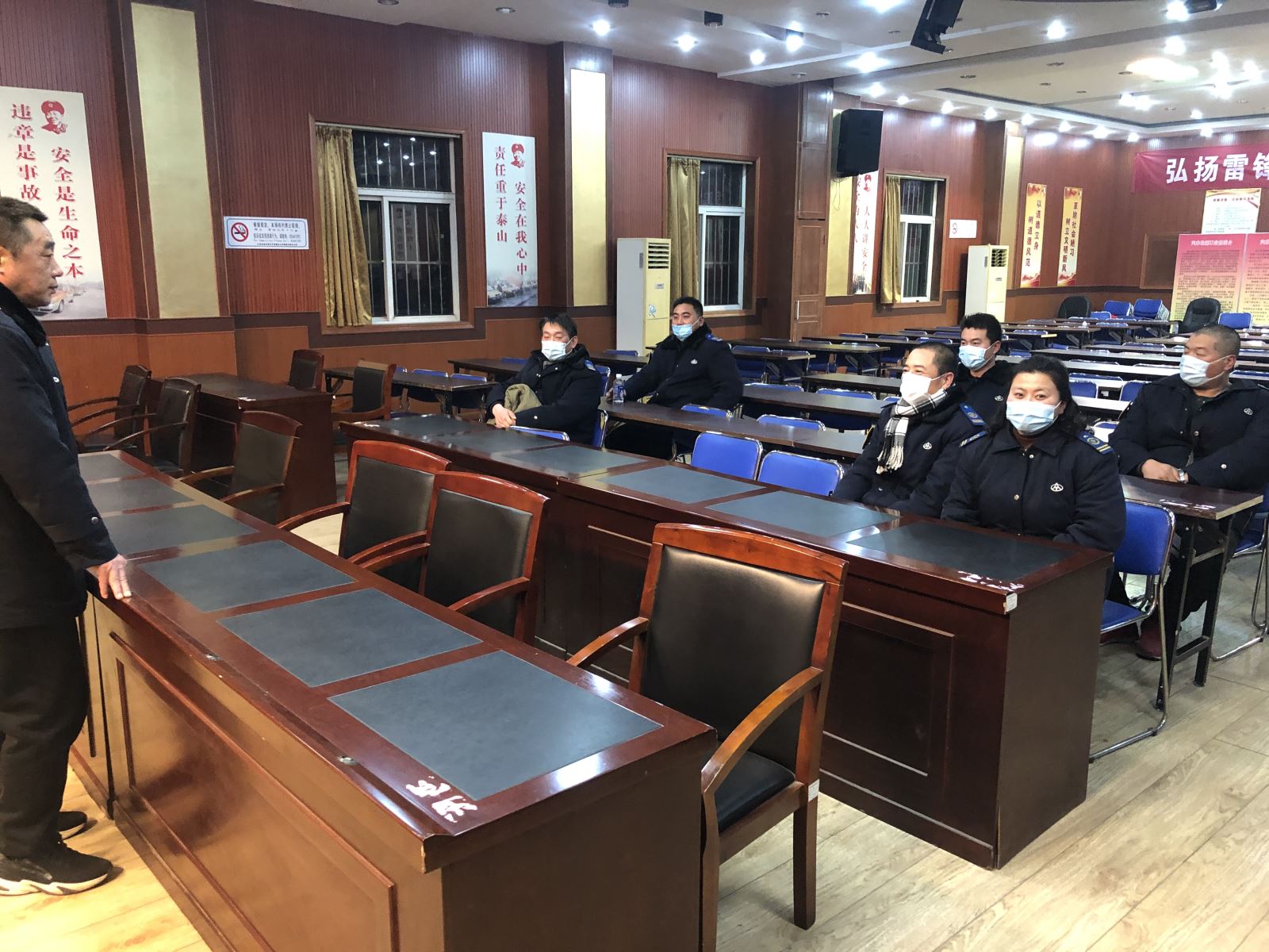 公交事業(yè)一部召開“安全合格班組”專項(xiàng)會(huì)議