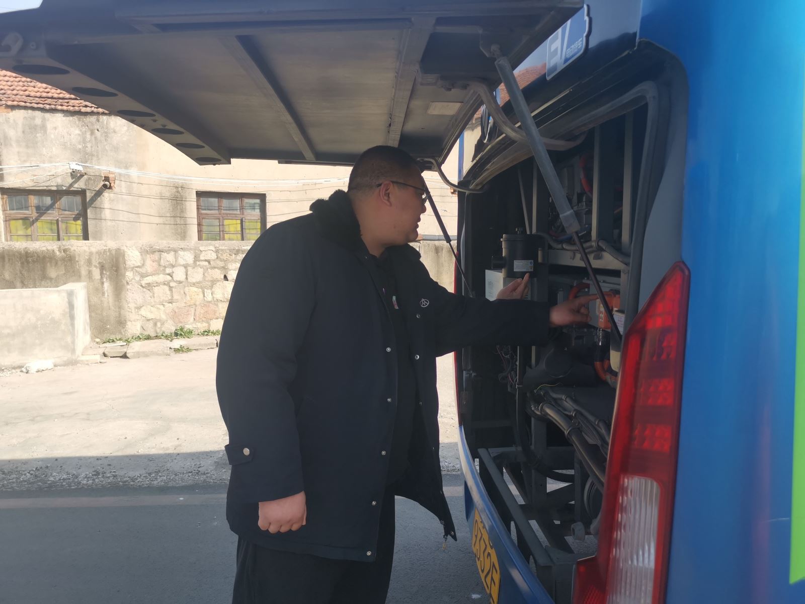 公交事業(yè)一部 開展“五一”小長假車輛機(jī)務(wù)專項(xiàng)檢查