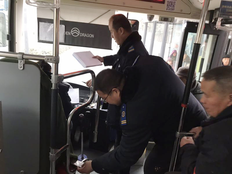 公交集團公交事業一部開展運營車輛安全服務大檢查