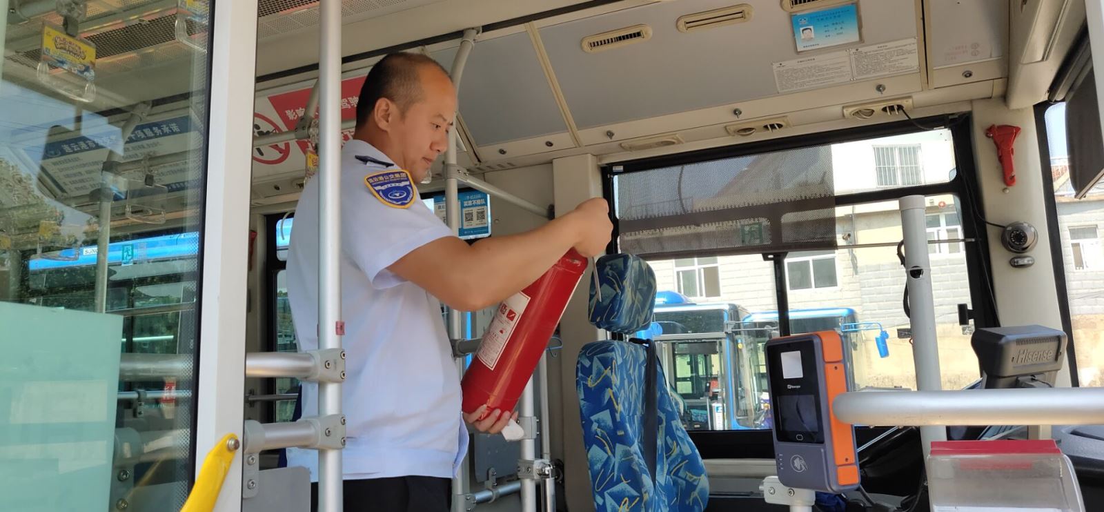 公交集團(tuán)公交事業(yè)一部開展停車場(chǎng)站安全隱患大排查活動(dòng)