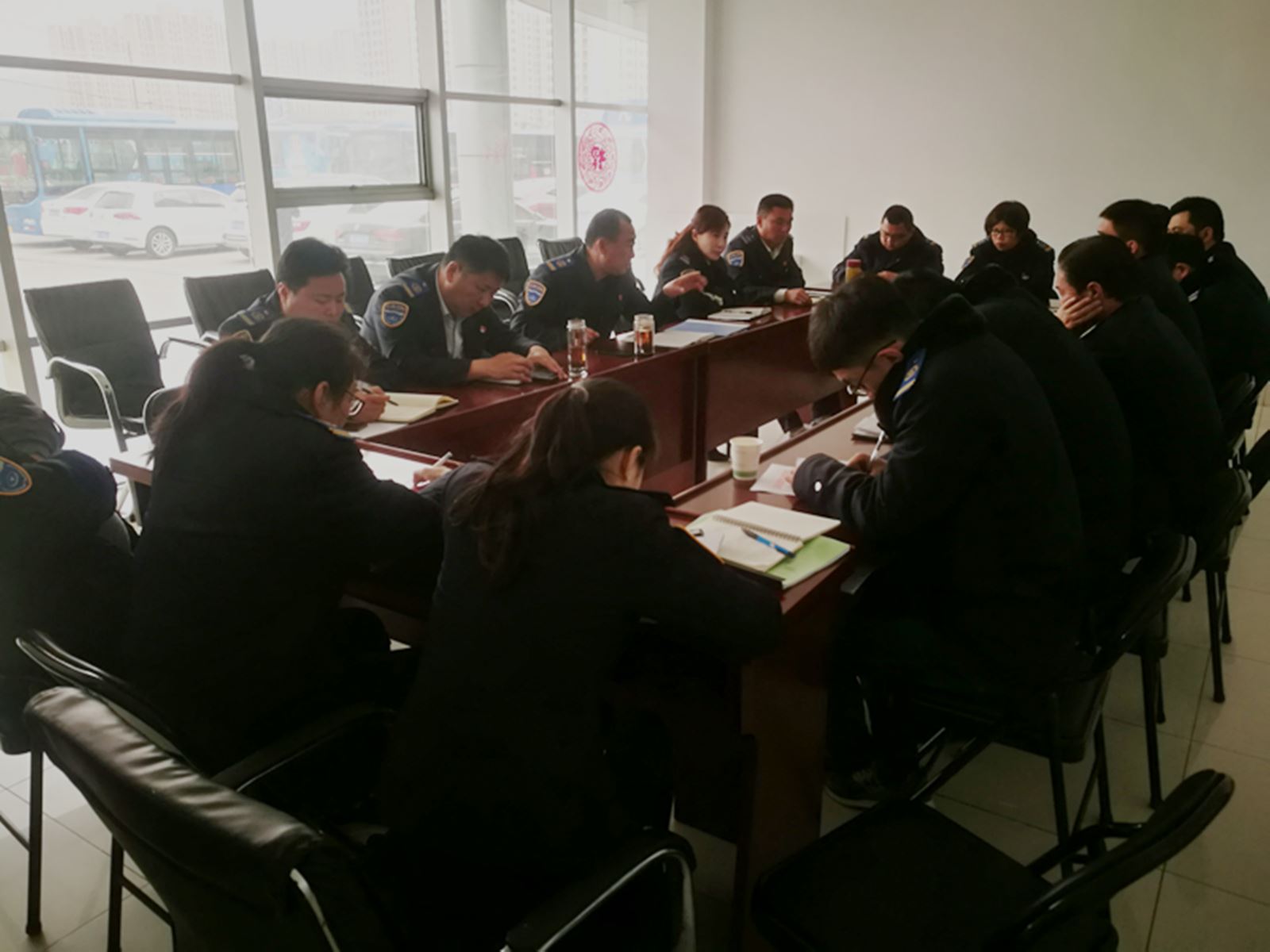 公交集團經營發展事業部召開“安全生產、優質服務”動員部署會