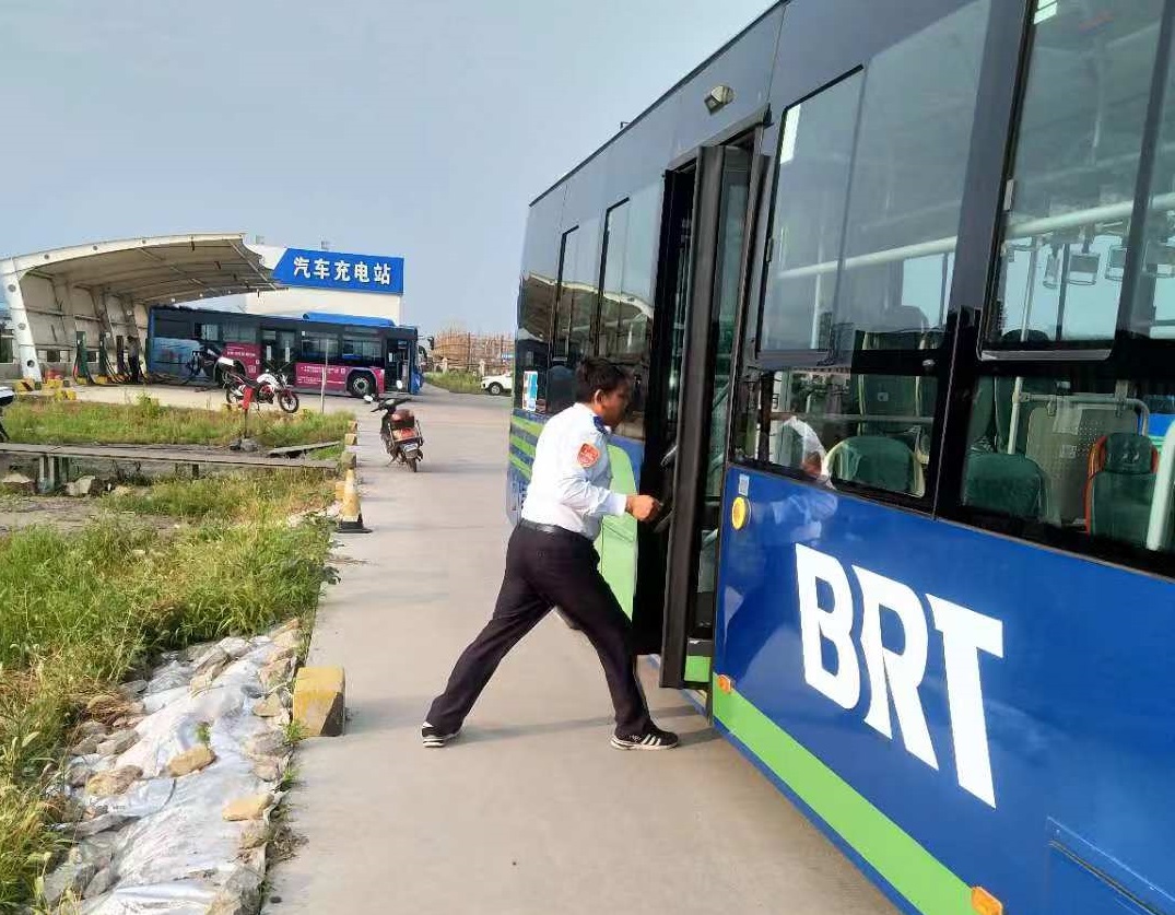 公交集團(tuán)快速公交事業(yè)部開展應(yīng)急訓(xùn)練