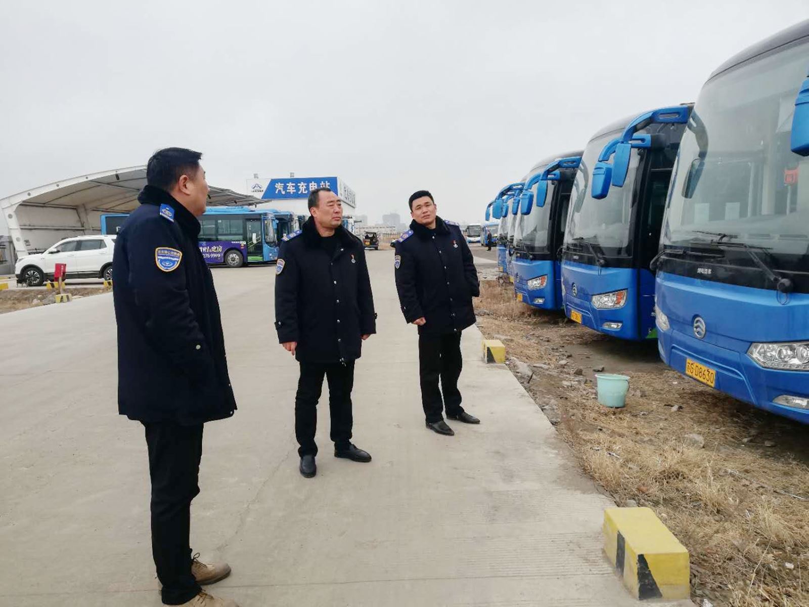 公交集團(tuán)經(jīng)營發(fā)展事業(yè)部開展鹽池西路停車場安全專項(xiàng)檢查