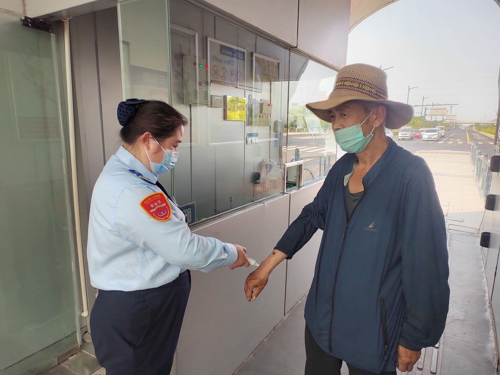 暖心服務，讓老人熱淚盈眶