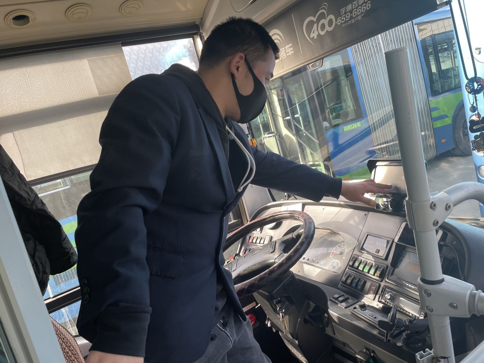 公交集團快速公交事業部開展車輛視頻專項檢查工作