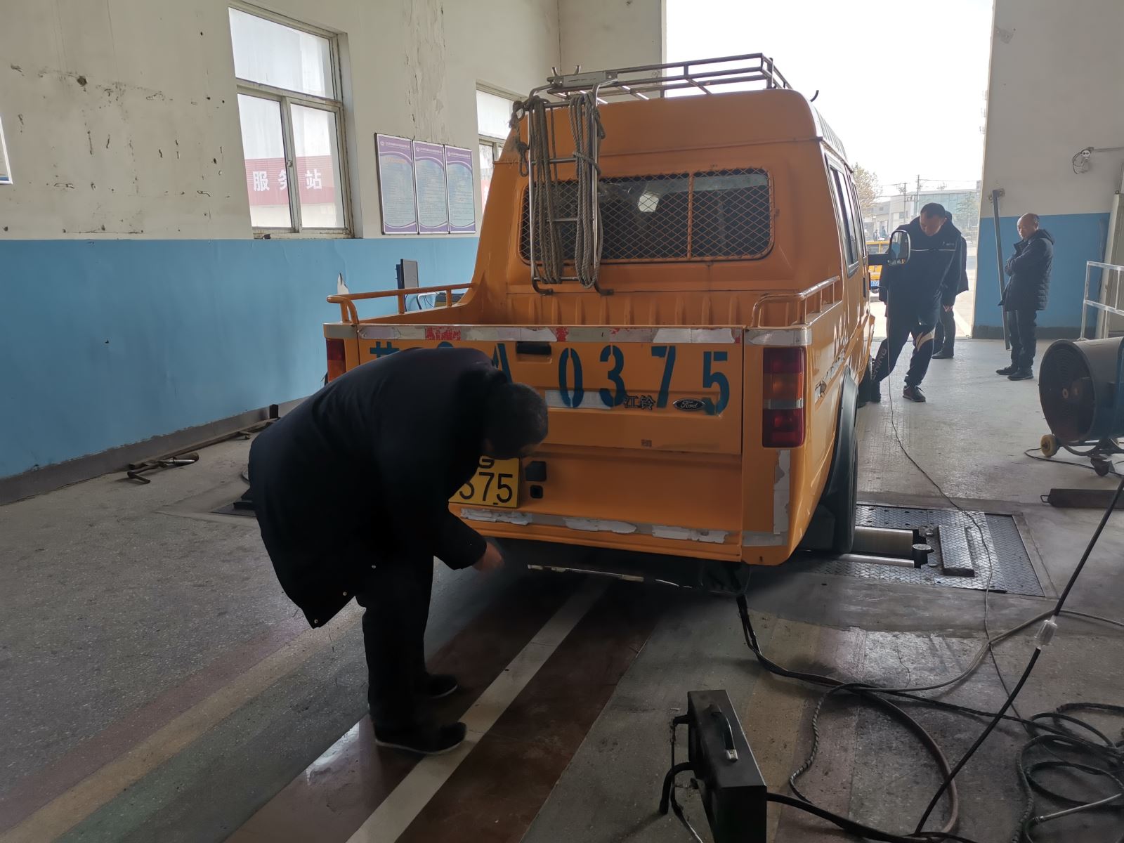 公交集團經營發展事業部做好車輛年檢工作