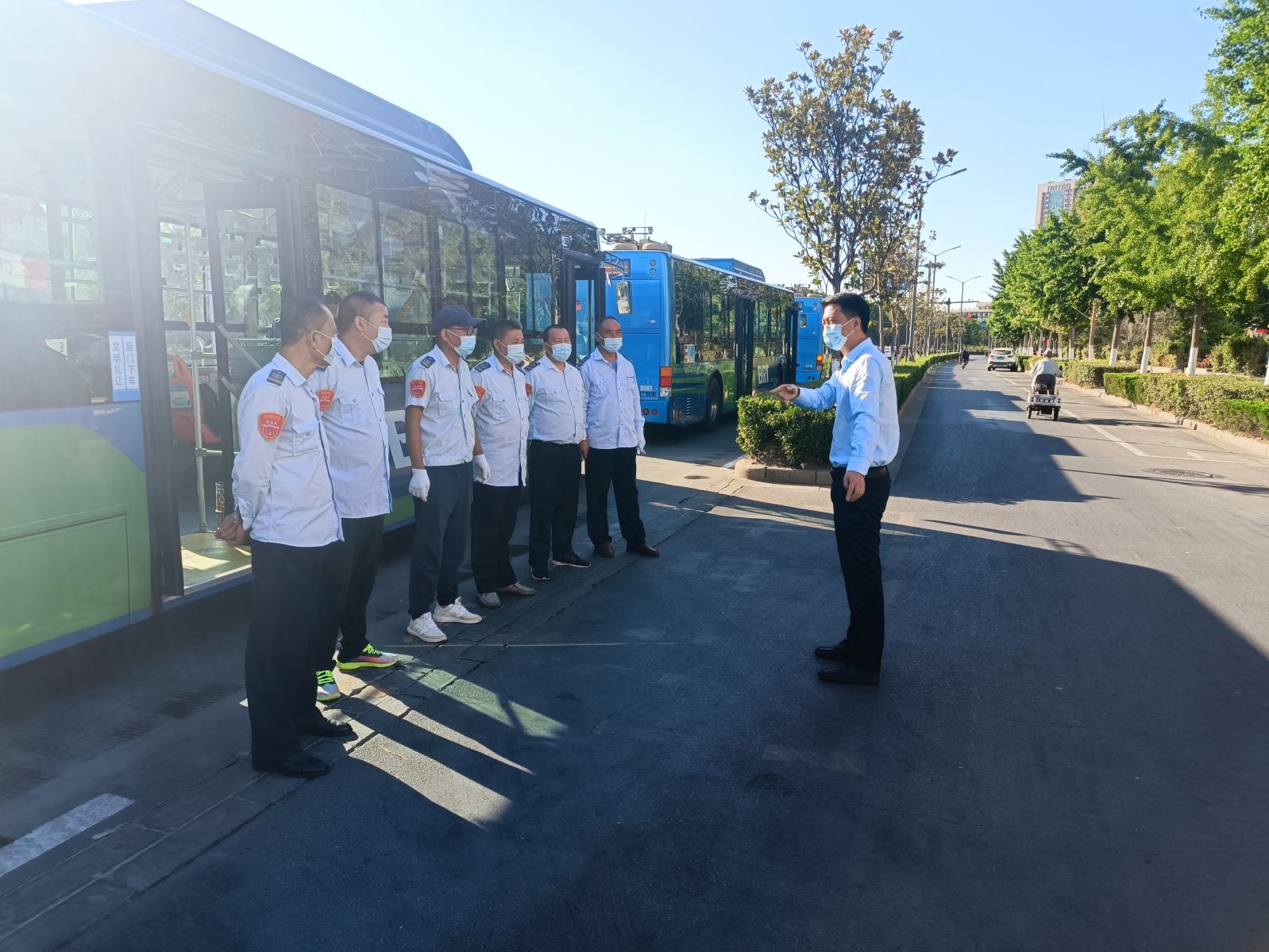 公交集團快速公交事業部圓滿完成高考定制班車任務