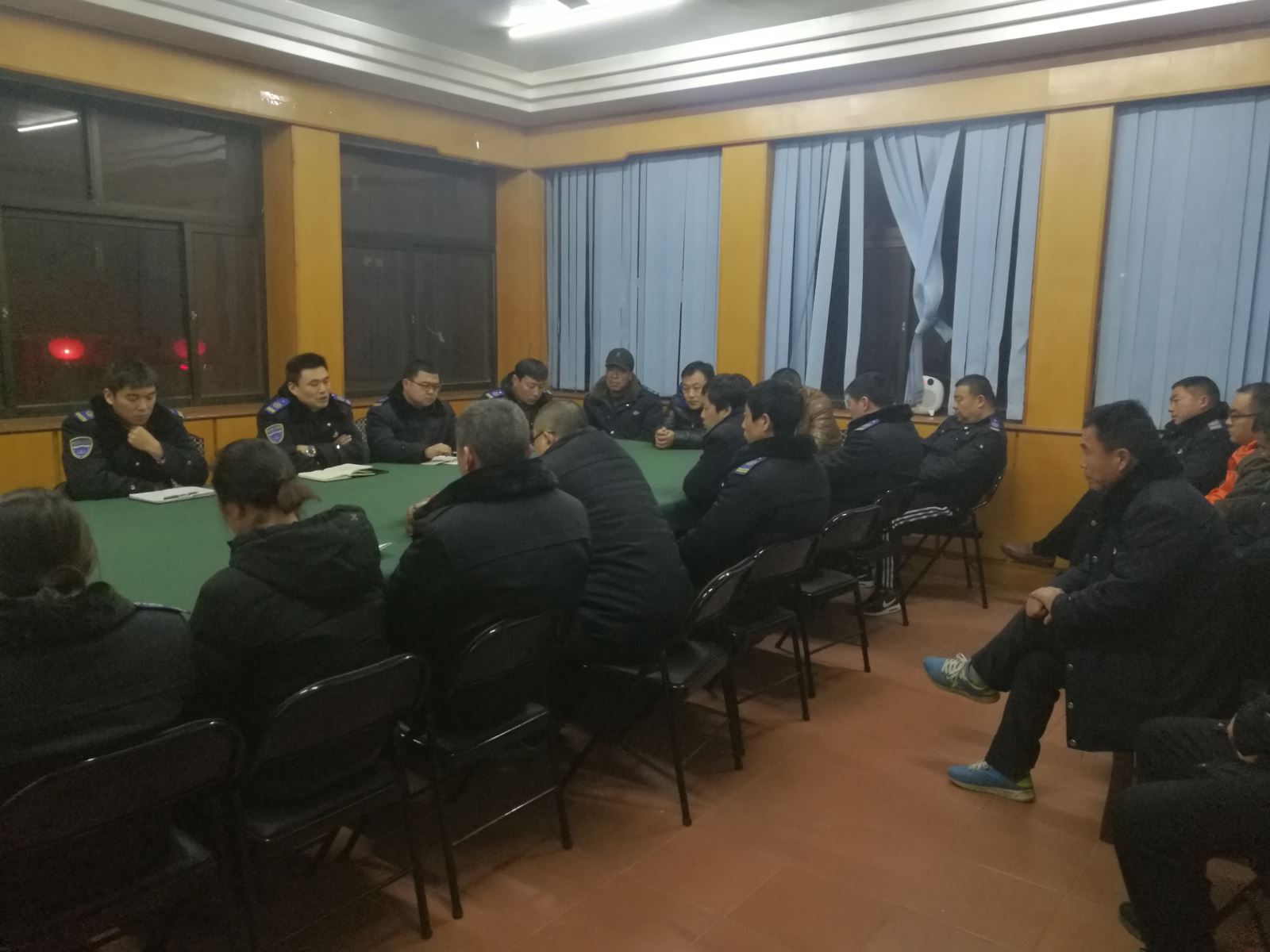 公交集團經營發展事業部組織召開“隱患排查月”專題會議