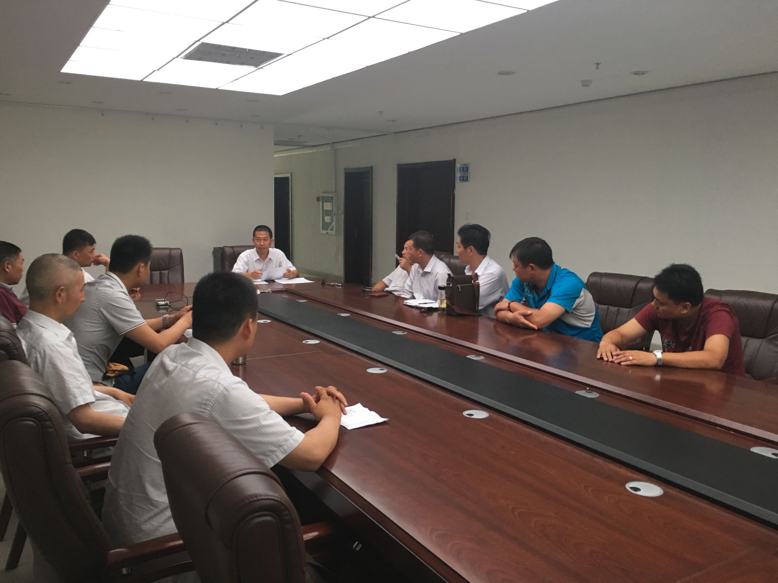 公交快速公司認(rèn)真開(kāi)展駕駛員“一日三檢”操作技能競(jìng)賽活動(dòng)