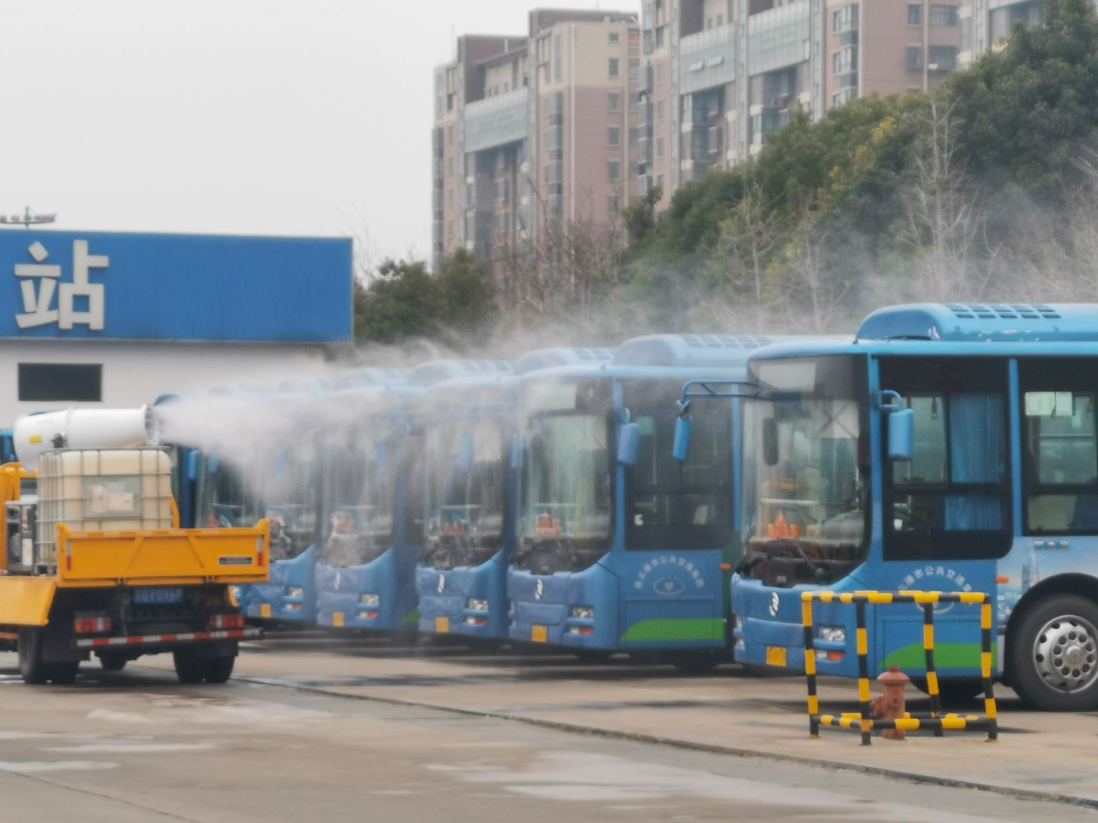 快速公交事業(yè)部科學(xué)制定疫情防護(hù)和運(yùn)營計(jì)劃