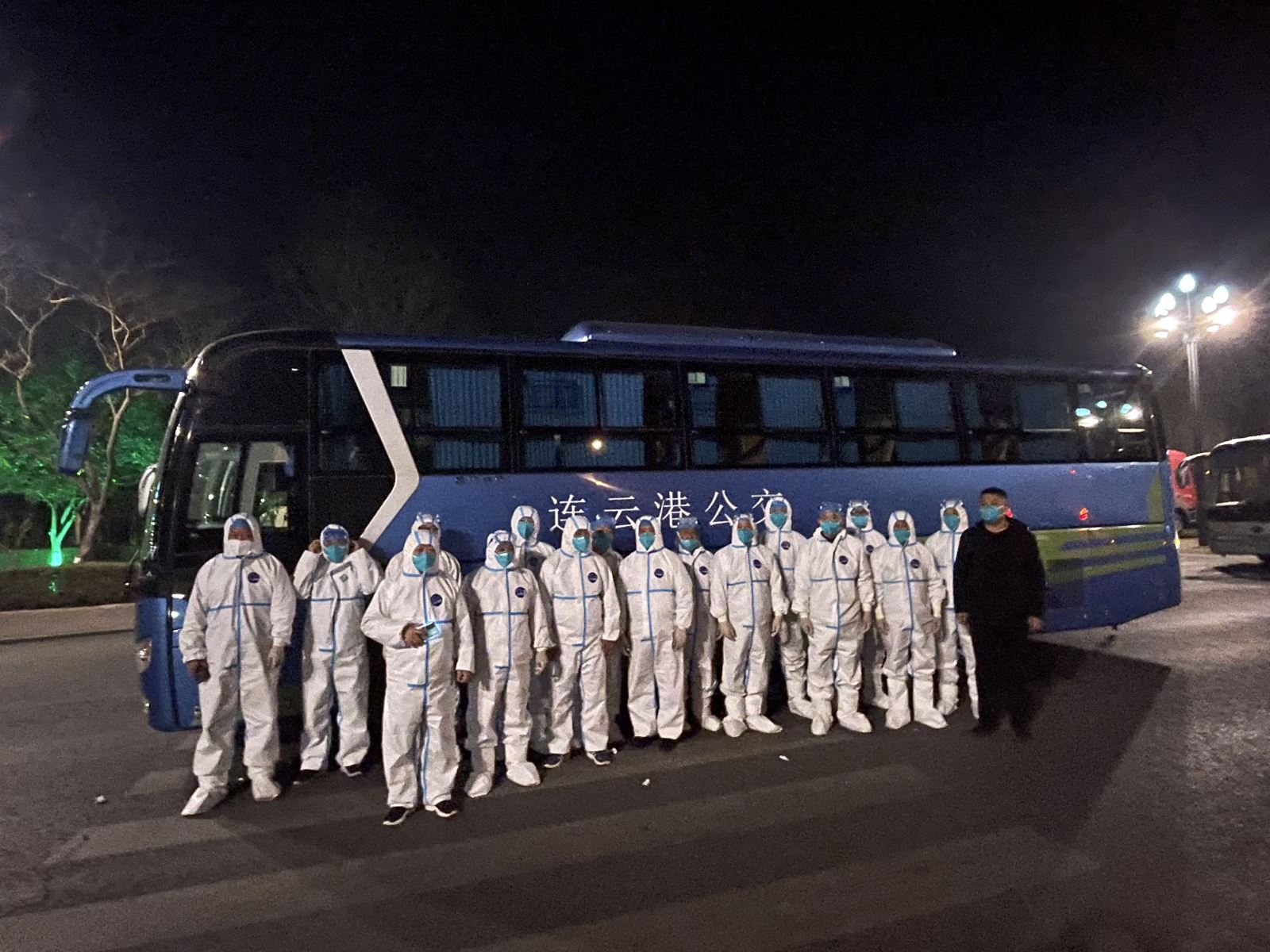 打響抗疫阻擊戰，公交集團首批轉運車輛正式啟用